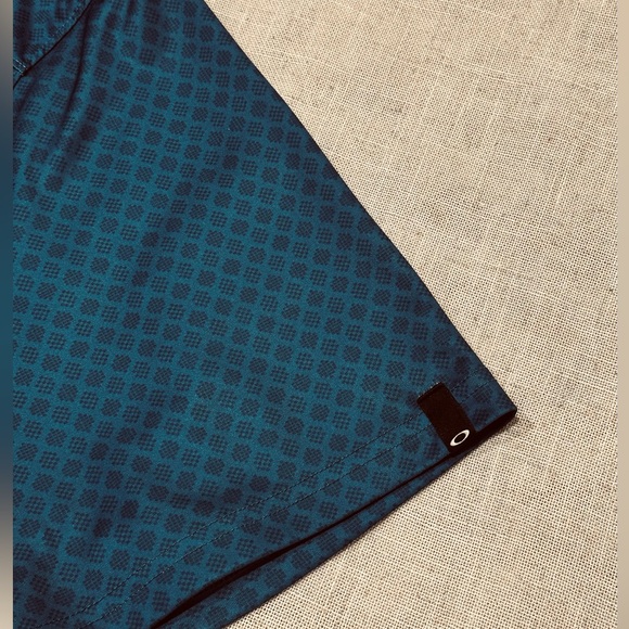 Oakley Polo Shirt Patterned Polo Blue with Black Collar Mens XXL - Picture 4 of 9